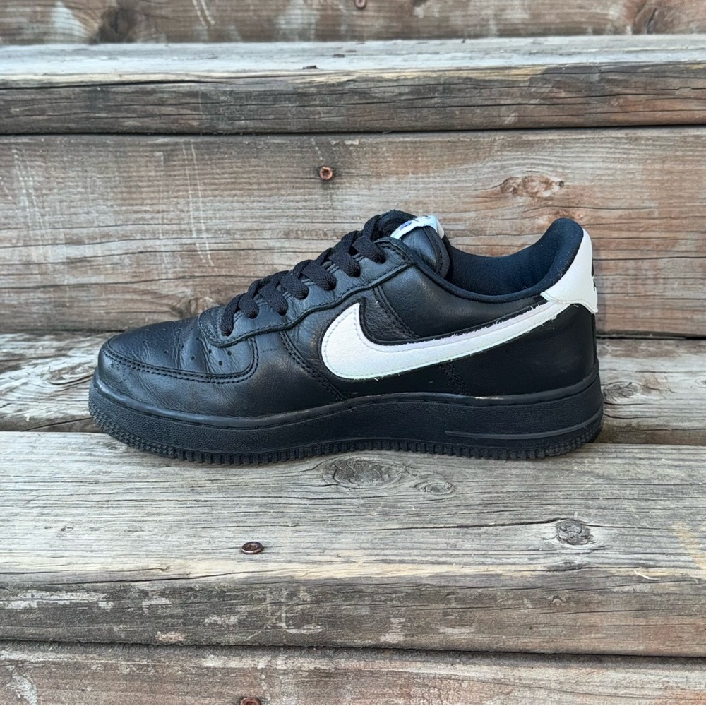 Title:
Nike Air Force 1 “Black / White” — Men’s Size - great condition